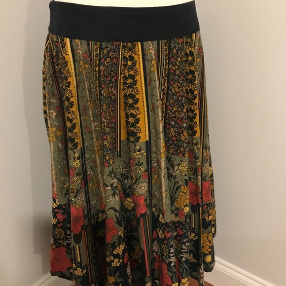 Anthropologie Dresses & Skirts - Anthropologie Viola Guest Suite Patterned Skirt - Size 12